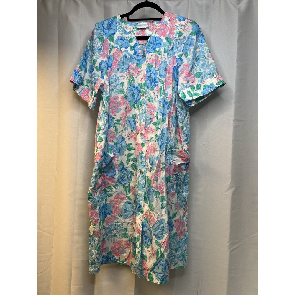Vintage House Coat Floral Dress Large Nightgown/ housecoat Pearl Snap Buttons